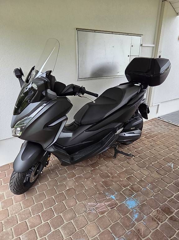Honda Scooters: Honda Forza NSS125 – D'occasion à Itingen par glo_8yp7 2