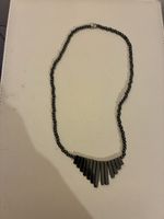 Collier magnétique élégant - parfait pour l'automne!