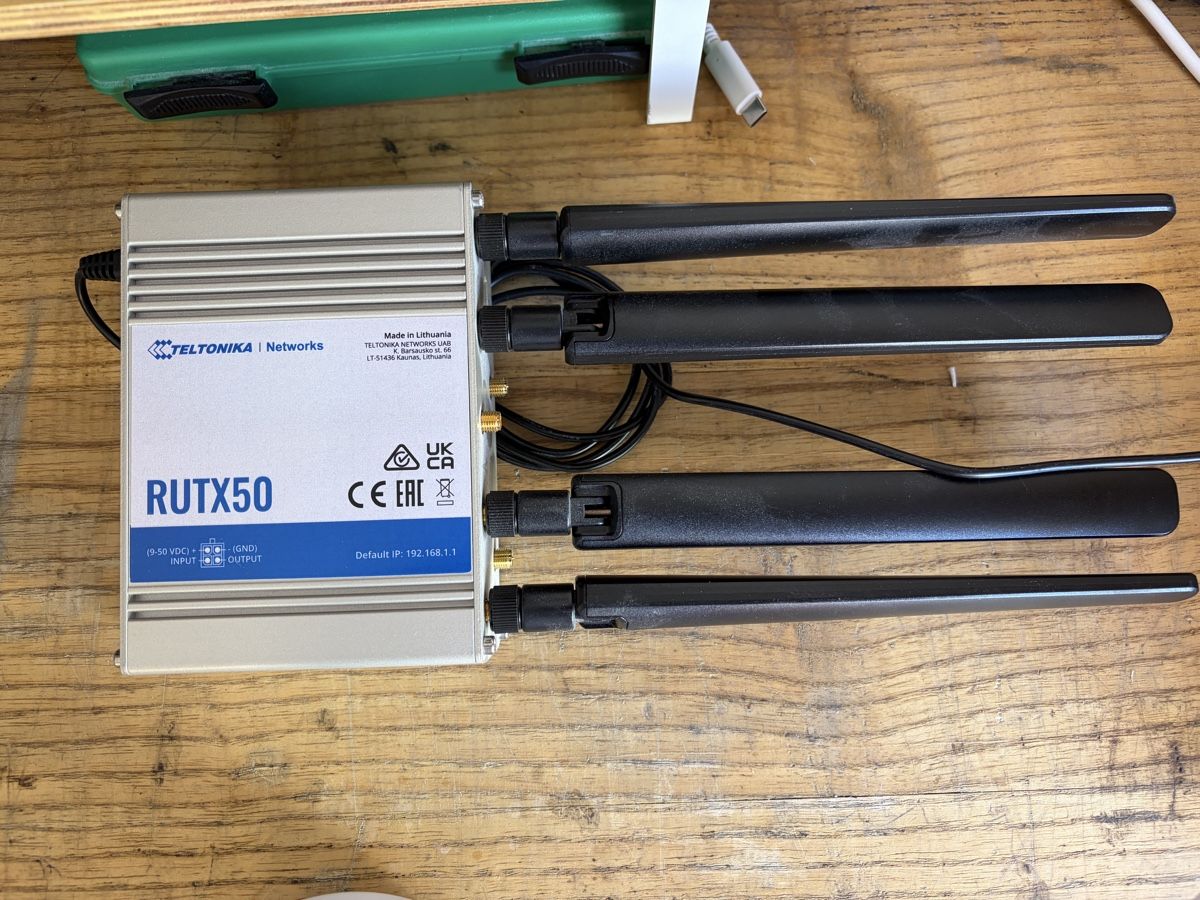 Teltonika Modems & Router: Teltonika 5G Router RUTX50 – Gebraucht aus Untersiggenthal von vikivi