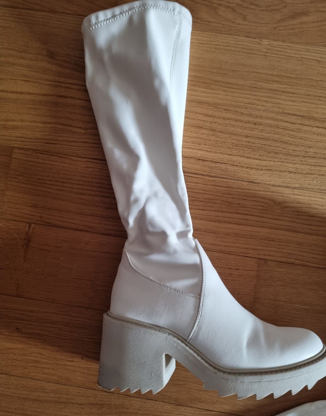 Scarpe da donna: Hohe Stiefel, weiss – Usato da Bonstetten venduto da LaurenQ2 3