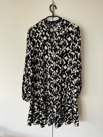 Zara Blusenkleid schwarz-weiss gemustert XS Viskose