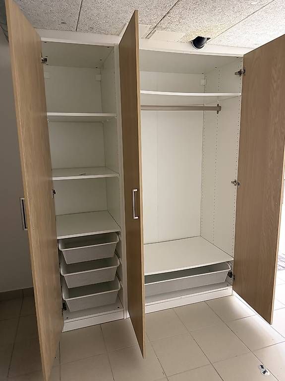 Ikea Guardaroba: mobile armadio – Usato da Zürich venduto da Crivelli