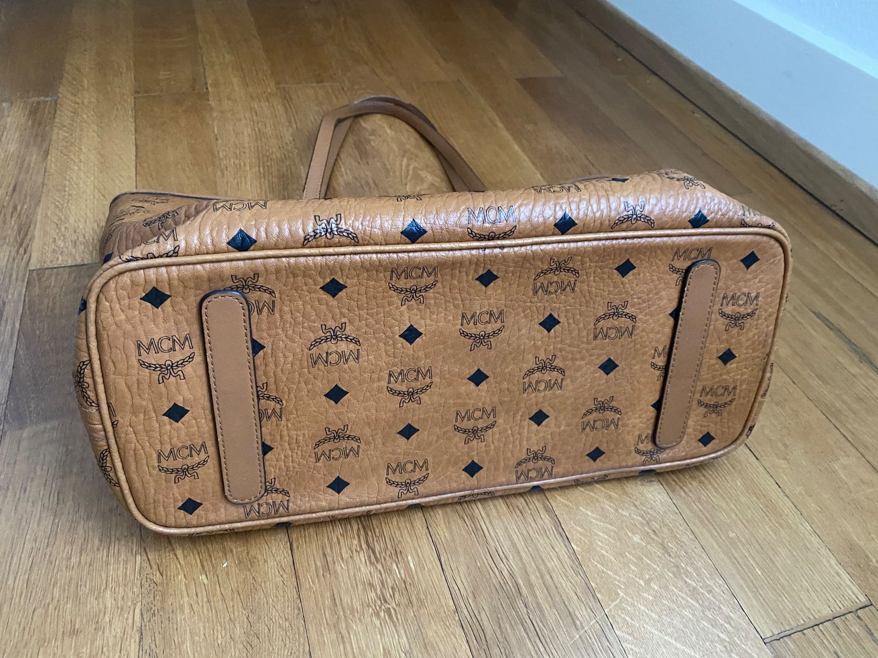 Mcm Taschen für Damen: MCM Shopper Cognac gross – Gebraucht aus Muttenz von Bugijeta 5