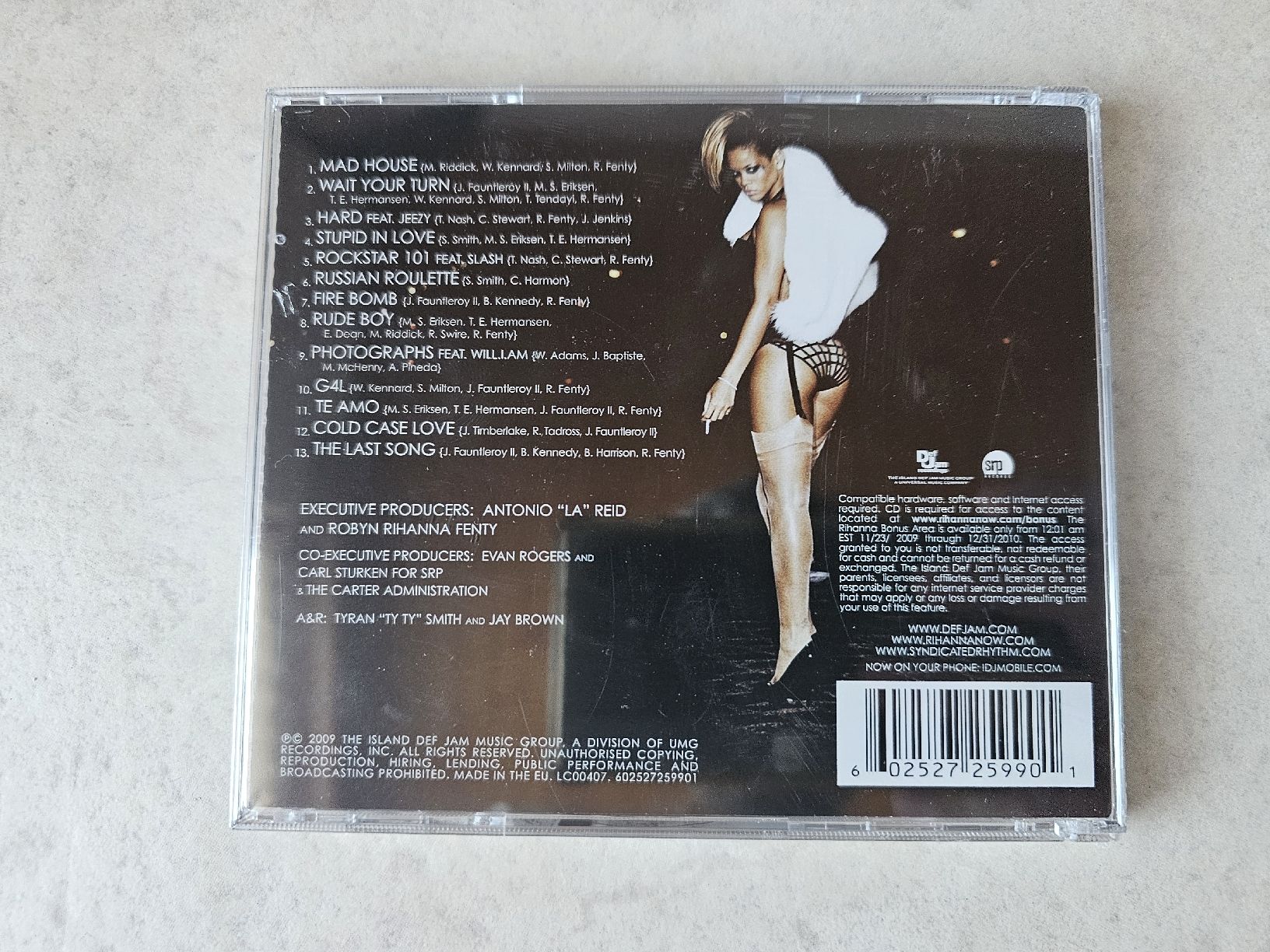 CD: Rihanna  -  Rated R  /  Fabrikneu – Nuovo e nell'imballaggio originale da Schneisingen venduto da backstore24 1