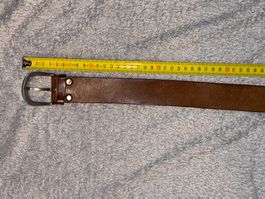 Ceinture en cuir, militaire? Longueur 103 cm