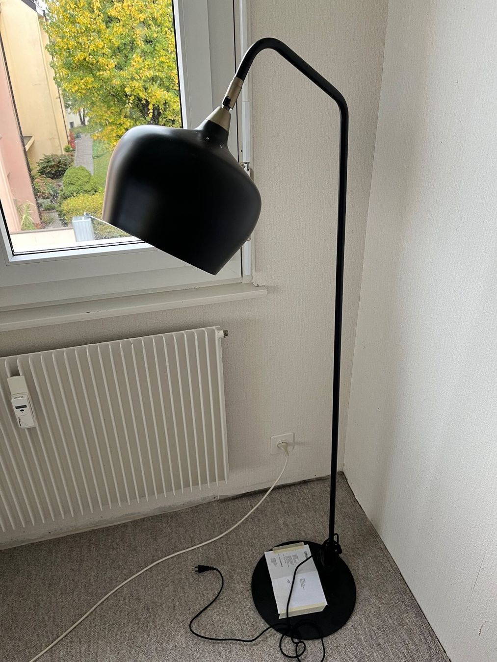 Pfister Lampade: Lampadaire noir – Usato da chexbres venduto da guerin 2