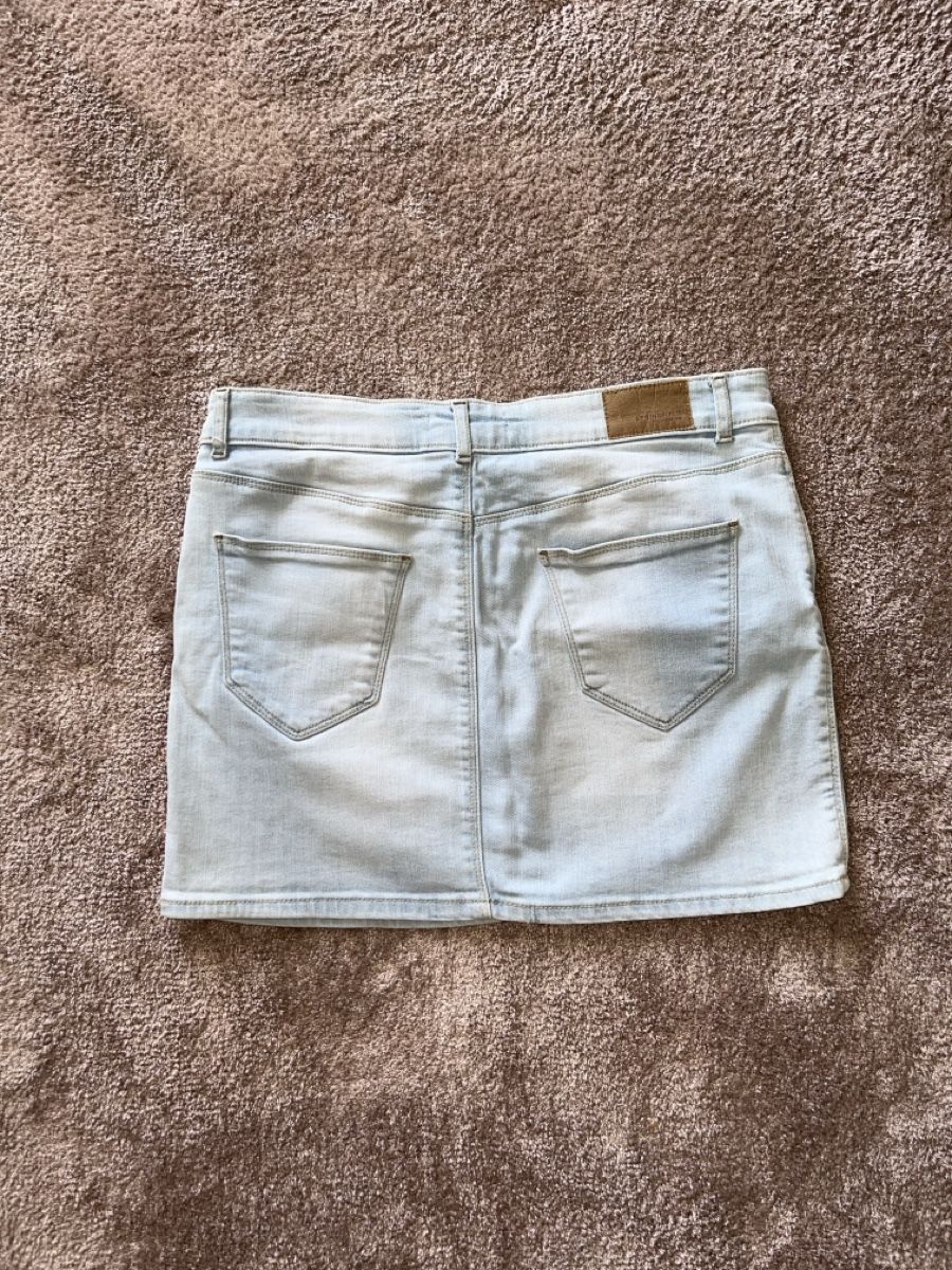 Jupes: Jupe courte en jeans bleu claire 38 y2k – Neuf (Voir description) à Lausanne par mae_dj7r 1