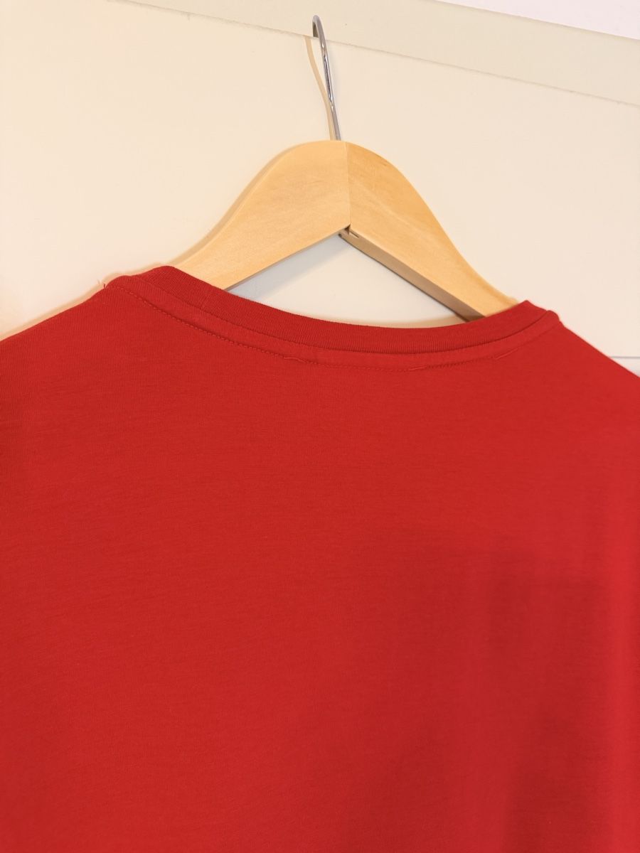 Lacoste T-shirts: Lacoste Tshirt mit loch  – D'occasion à Visp par locosshop 3
