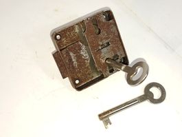 1 Fallen Möbel Schloss mit 2 Schlüssel, DM4cm (LOT897#MBS3)