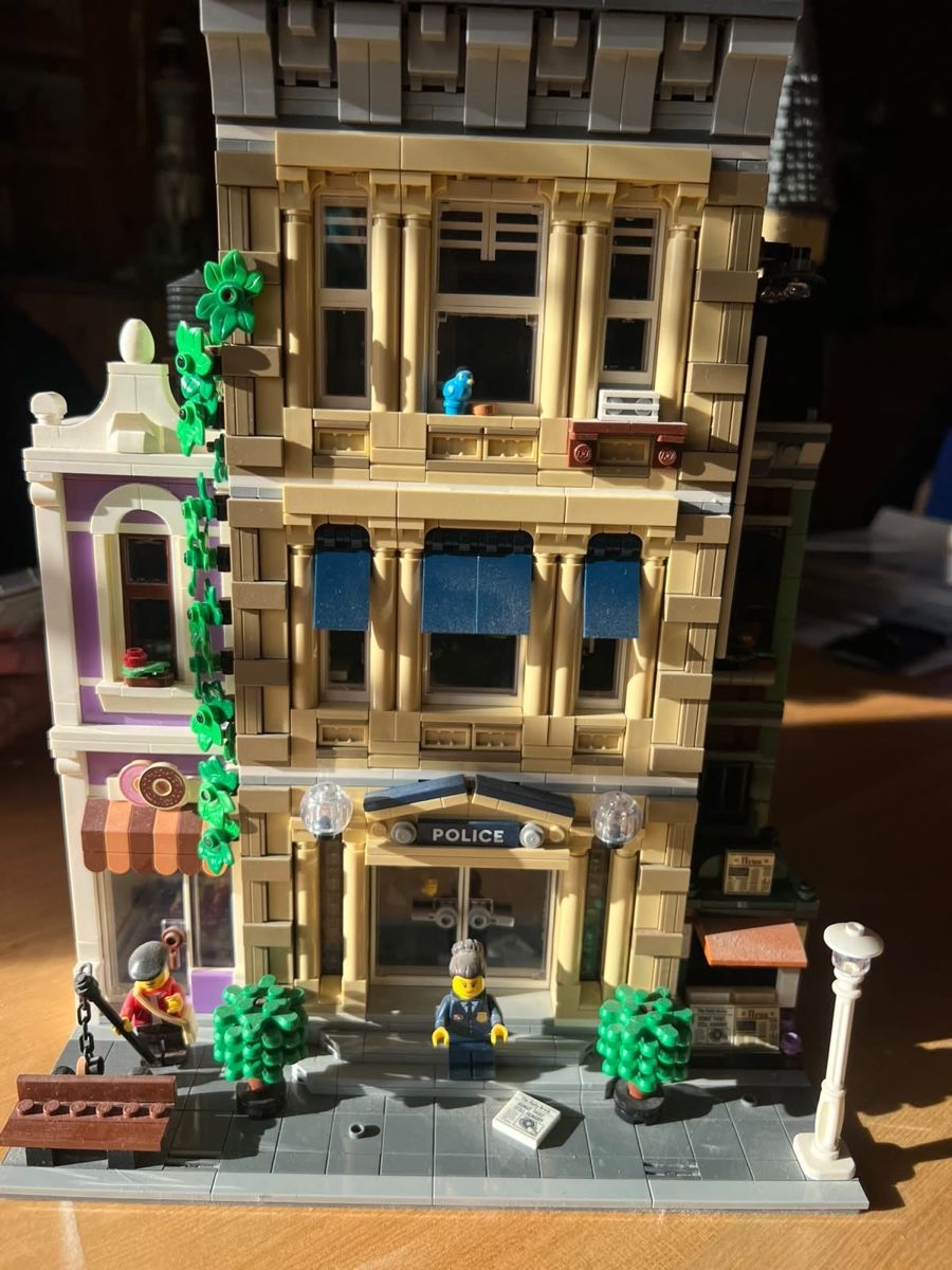 Kit di costruzioni: Lego Polizeistation 10278 Modular Building  – Usato da Wattwil venduto da Weinachtsmann 1