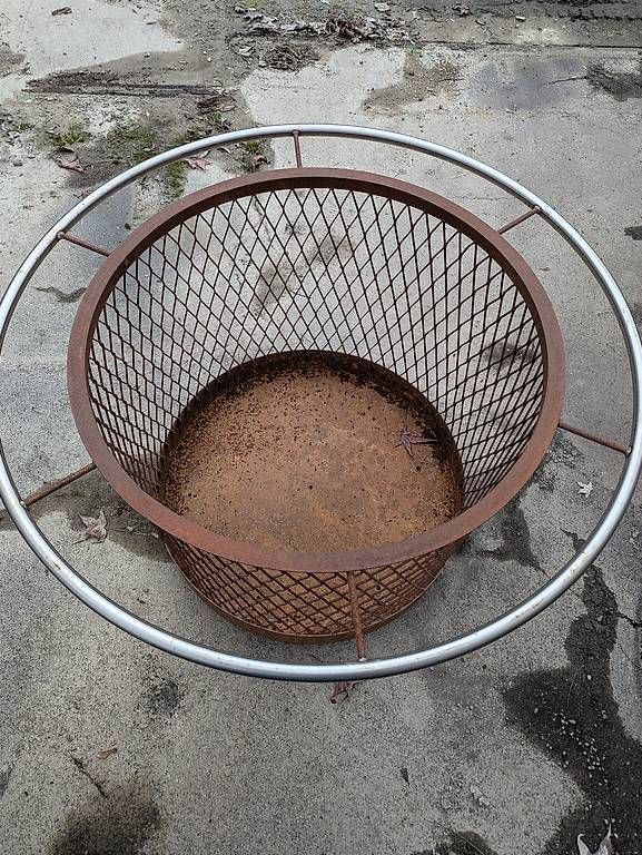 Altro per la casa: Feuerholzkorb - Metall – Usato da Hefenhofen venduto da LieberherrAG 1