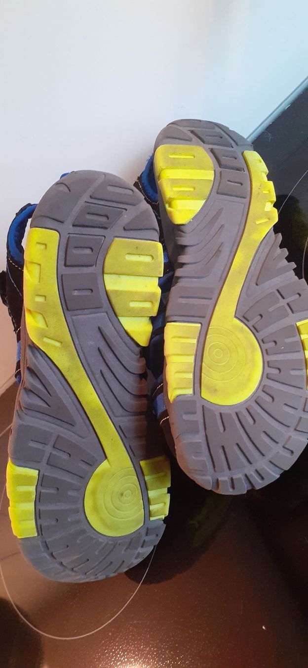 Scarpe per ragazzi: Sandalen Gr. 39 Jungen – Usato da Winterthur venduto da fabelwin 2