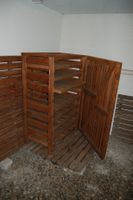 Holzhurde mit Auszug und Türe