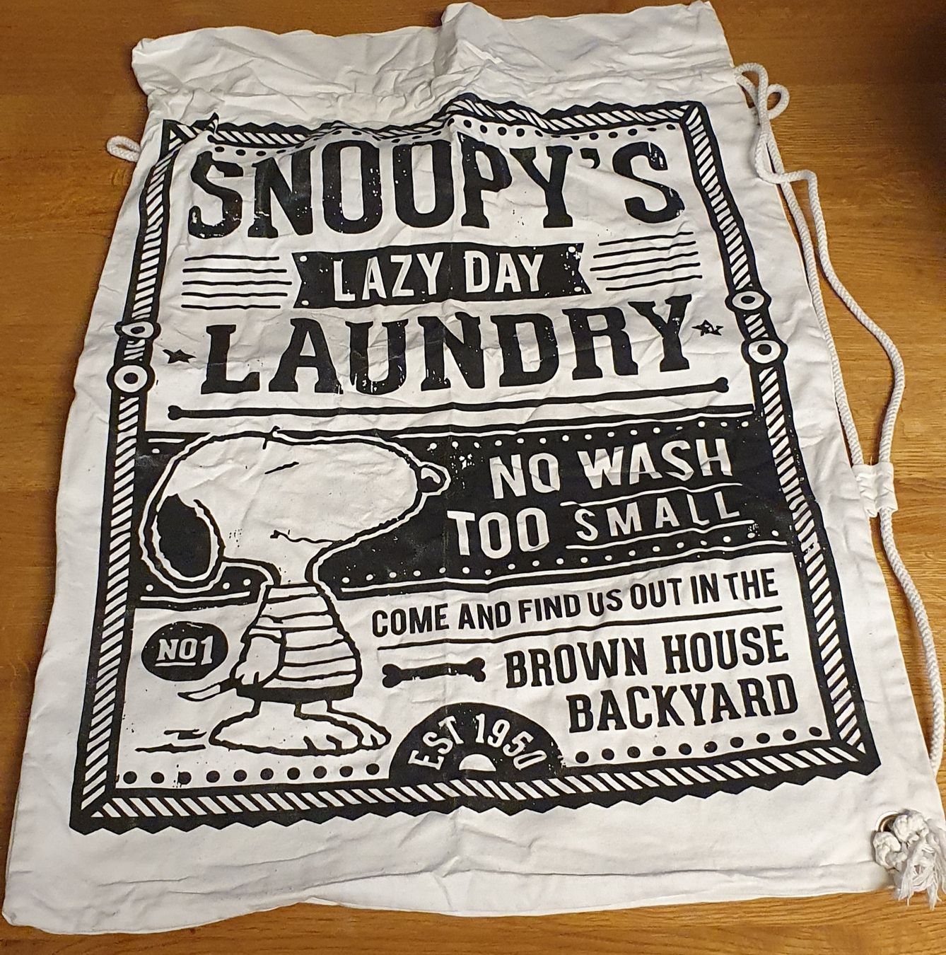 Taschen: Snoopy Wäschebeutel "Lazy Day Laundry" – Gebraucht aus Zofingen von