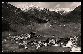 AK Andermatt, Ortsansicht mit Bahnhof gegen die Furka