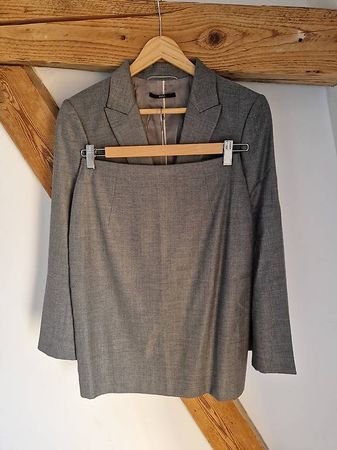 Graues Hugo Boss Kostüm Gr. 36