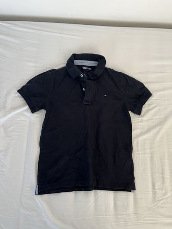 Polo Tommy Hilfiger Noir/Bleu – Taille 140 – Très bon état