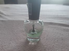 Vernis à Ongle bleu transparent