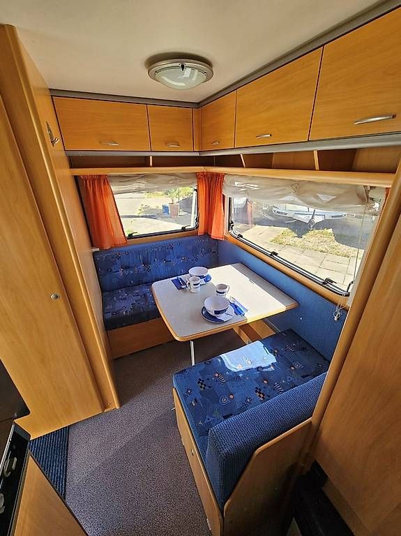 Veicoli da campeggio: A vendre Dethleffs Camper avec auvent 4 saisons – Usato da Belmont-Yverdon venduto da FloridaJeep 2