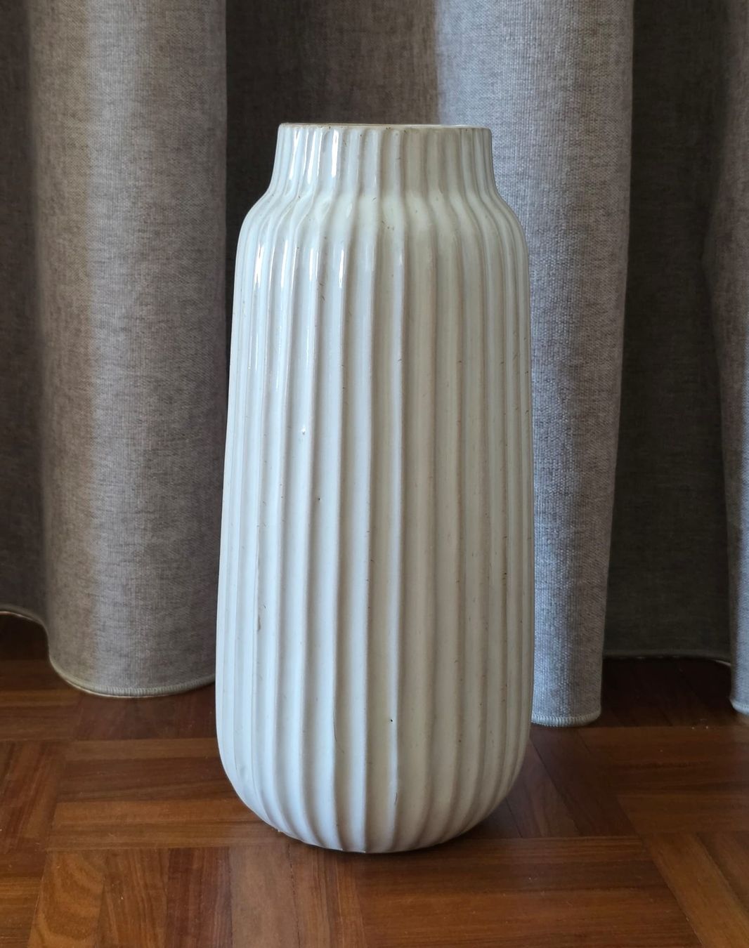 Vase & Récipients: Keramikvase weiss gerippt – Neuf (Voir description) à Rheinsulz par Dred