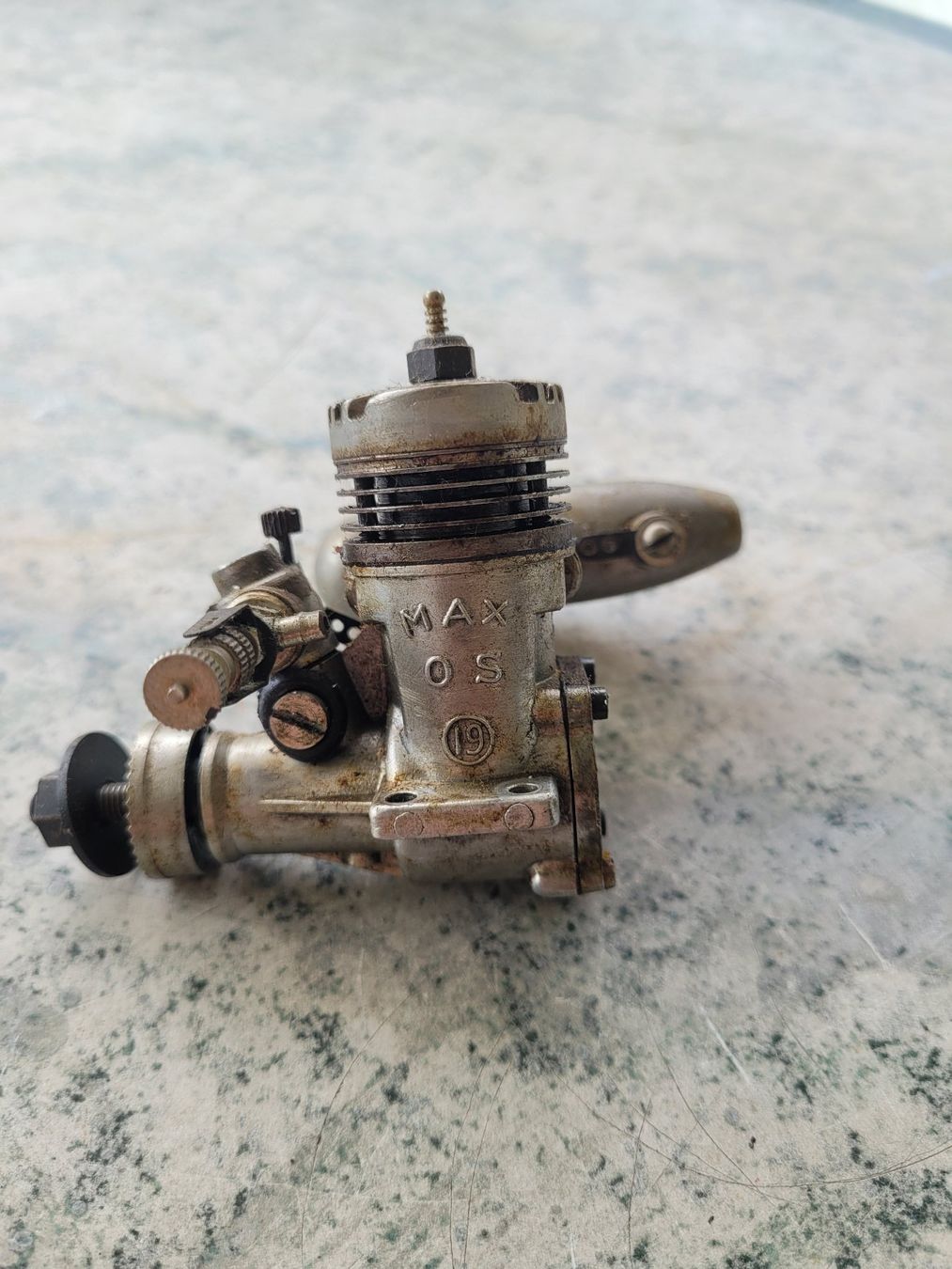 Modellismo RC: OS MAX 19 Motor, zum herrichten, oder Ersatzteile – Difettoso da Winterthur venduto da testi67