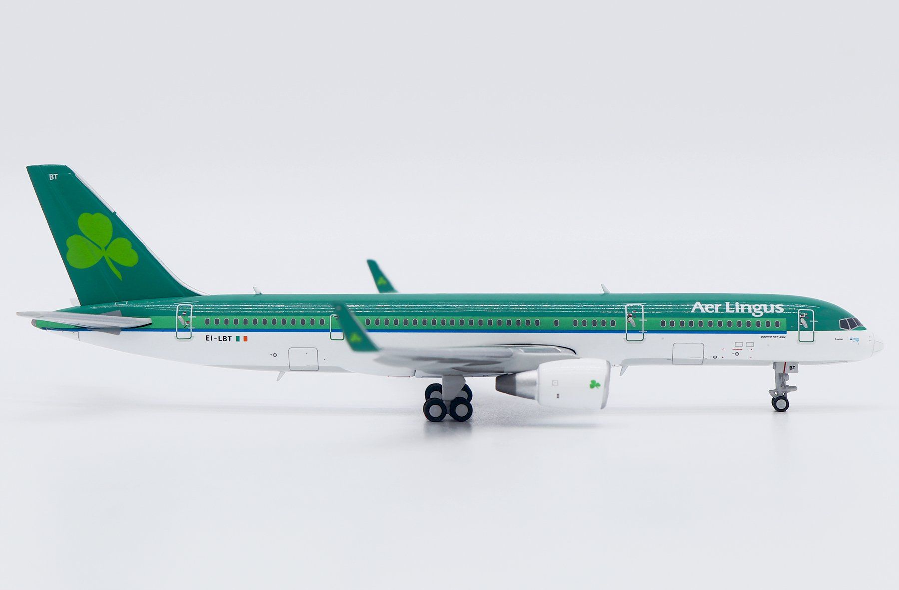 Boeing Kit di modellismo & Modellini statici: B757-200 AER LINGUS – Nuovo e nell'imballaggio originale da Morges venduto da iljamuromez 1