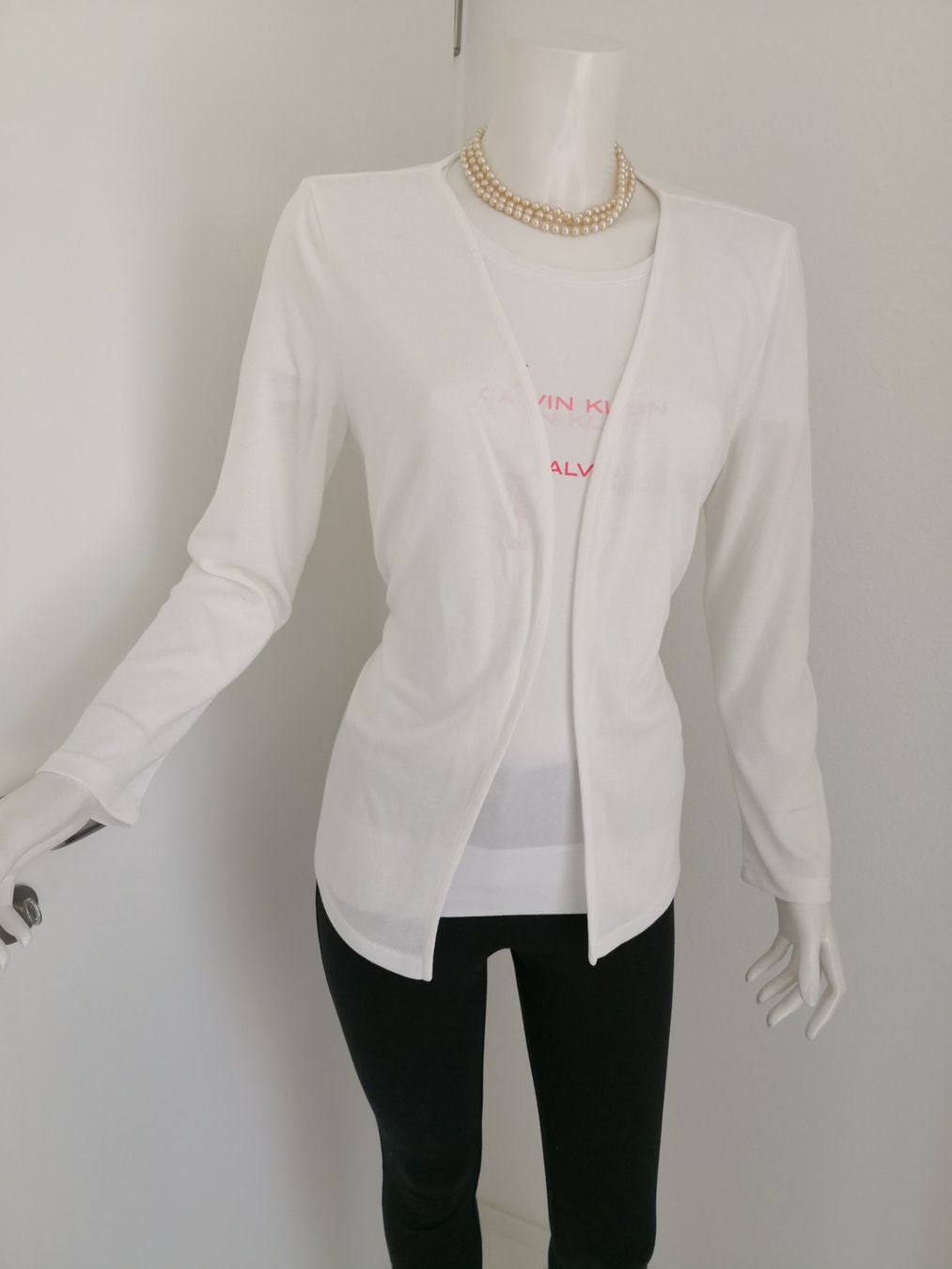 Jacken: 🤩STRICK-CARDIGAN WEISS – Gebraucht aus Olten von Naja-Twins-Twins 3