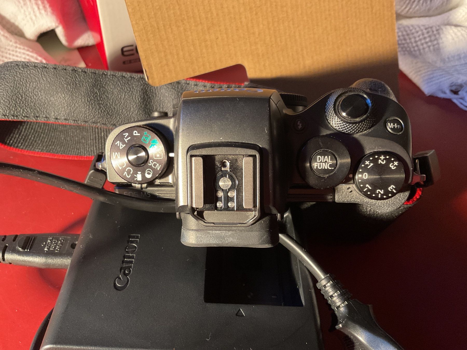 Canon Kamera: Canon EOS M5, neu, nur Body, mit Ladegerät – Neu (gemäss Beschreibung) aus Tecknau von Gluschtikum 8