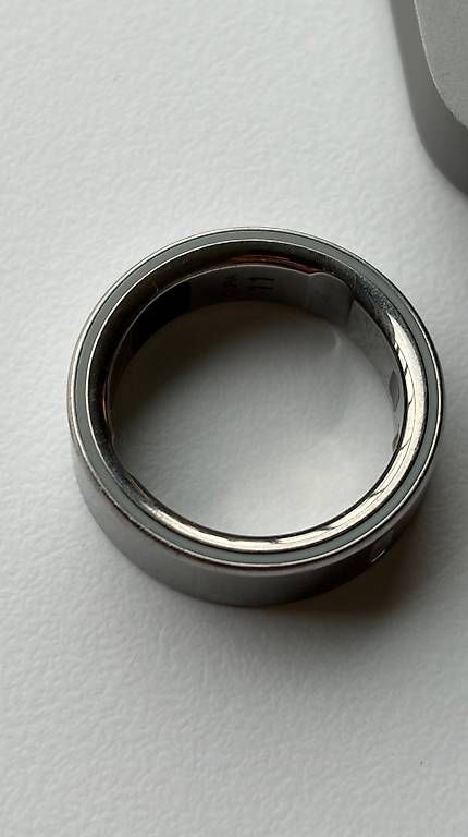 Oura Anelli: OURA Smart Ring 4 (brushed silver, 11) – Usato da Adligenswil venduto da webgatehoster 4