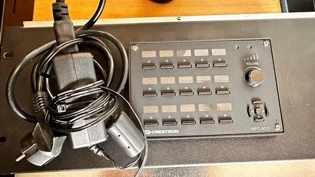 Crestron Steuerung: Modell Crestron MPC-M25 – Gebraucht aus Kleinandelfingen von harleyluja 4