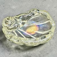 Vide-poche coquillage en cristal aux irisations multicolores