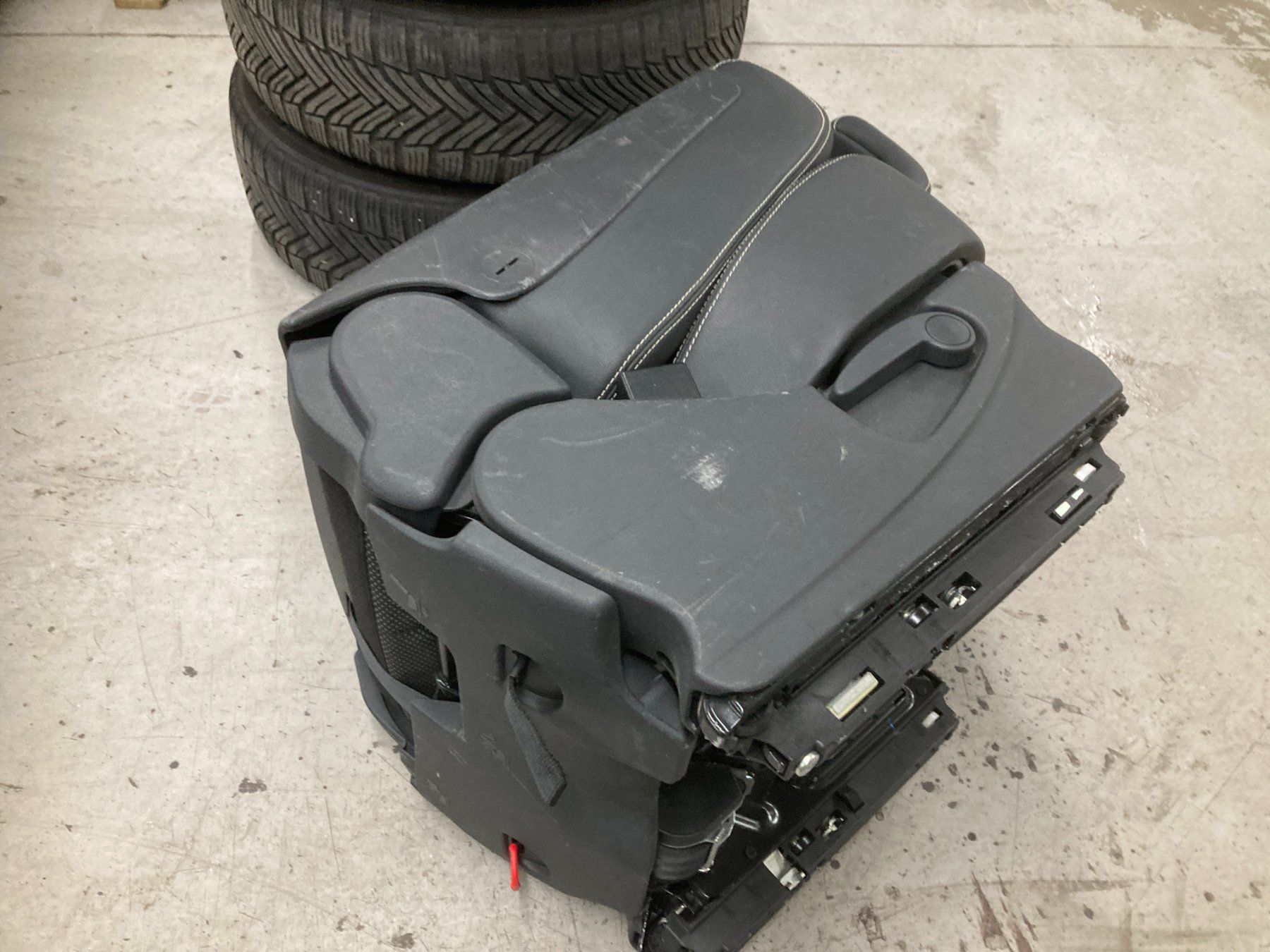 Renault Tutti pezzi di ricambio auto: Renault Espace Sitz 3 Reihe – Usato da Cham venduto da WB2223 5
