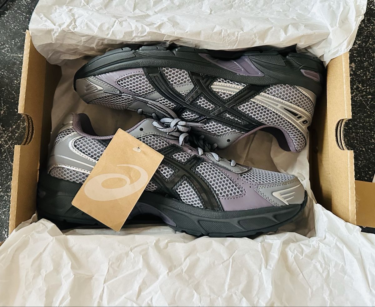 Asics Scarpe da uomo: Asics Gel 1130 Sheet Rock Black – Nuovo e nell'imballaggio originale da Biel/Bienne venduto da Akwawini
