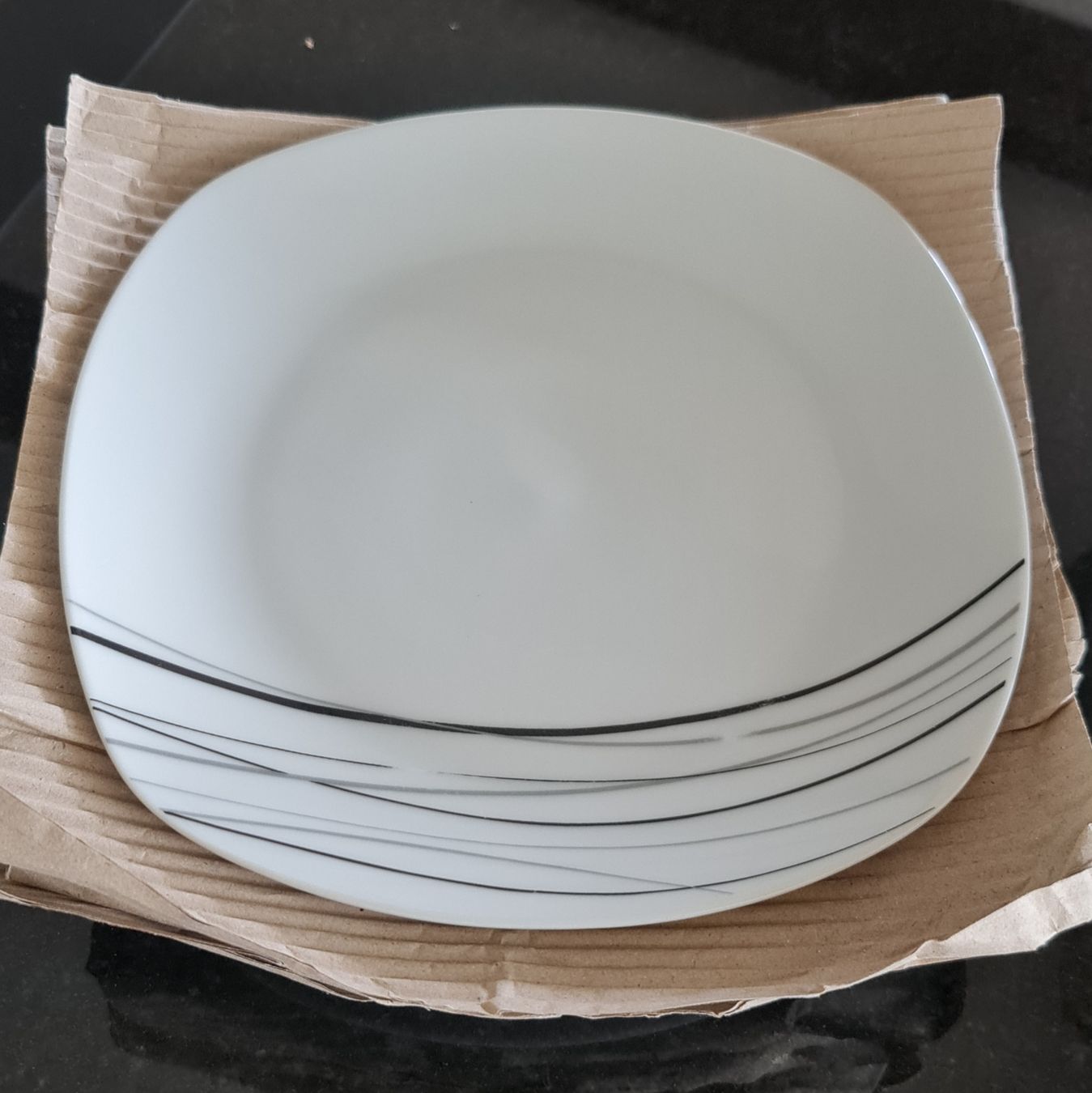 Assiettes: Teller Set mit Muster guter Zustand – Neuf (Voir description) à Lengnau BE par Spahrtakus 3