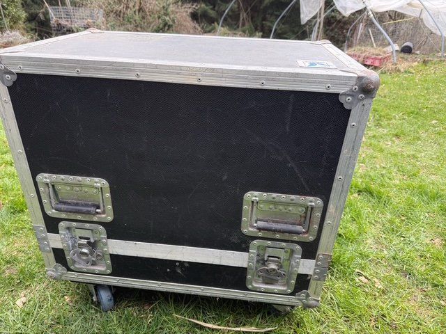 Valigie: Profi Flightcase mit Rollen, gebraucht, robust und gross – Usato da Rehetobel venduto da mar_2c8d