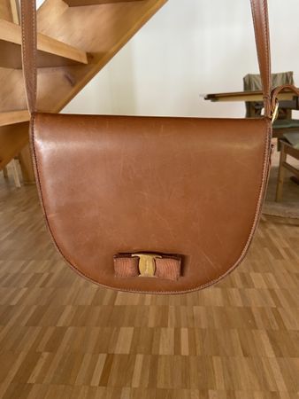 Ferragamo Vara Ribbon Caramel Leather Vintage Shoulder Bag