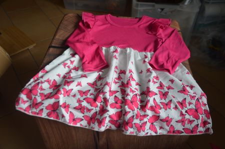 TAILLE 92-98- JOLIE ROBE NEU