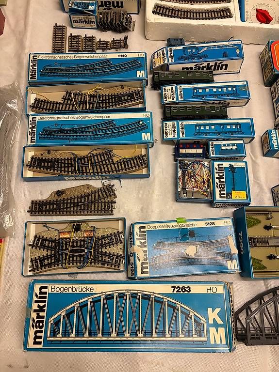 Märklin Modellini di ferrovie: Märklin H0 Set mit vielen Teilen – Usato da Lachen SZ venduto da adinaho 3