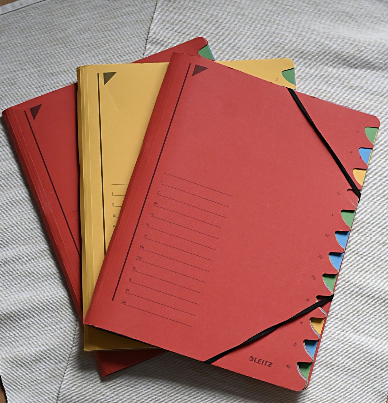 Leitz Raccoglitori: Leitz Ordner-Mappen – Usato da Horw venduto da kse_cmd6