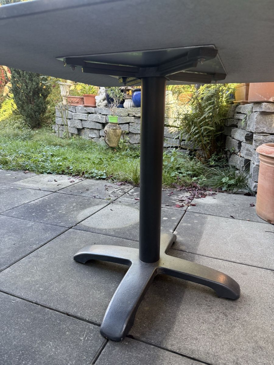 Tables: Gartentisch 90x90 cm Steinplatte – D'occasion à Chur par pet_q7kd 2