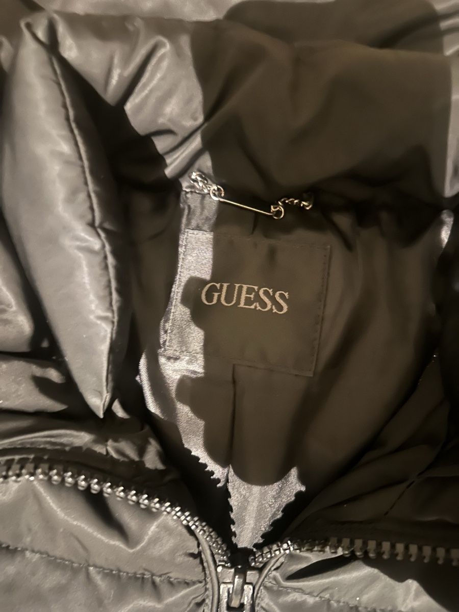 Guess Jacken: Guess Winterjacke – Gebraucht aus Chur von sandraburri1989 1