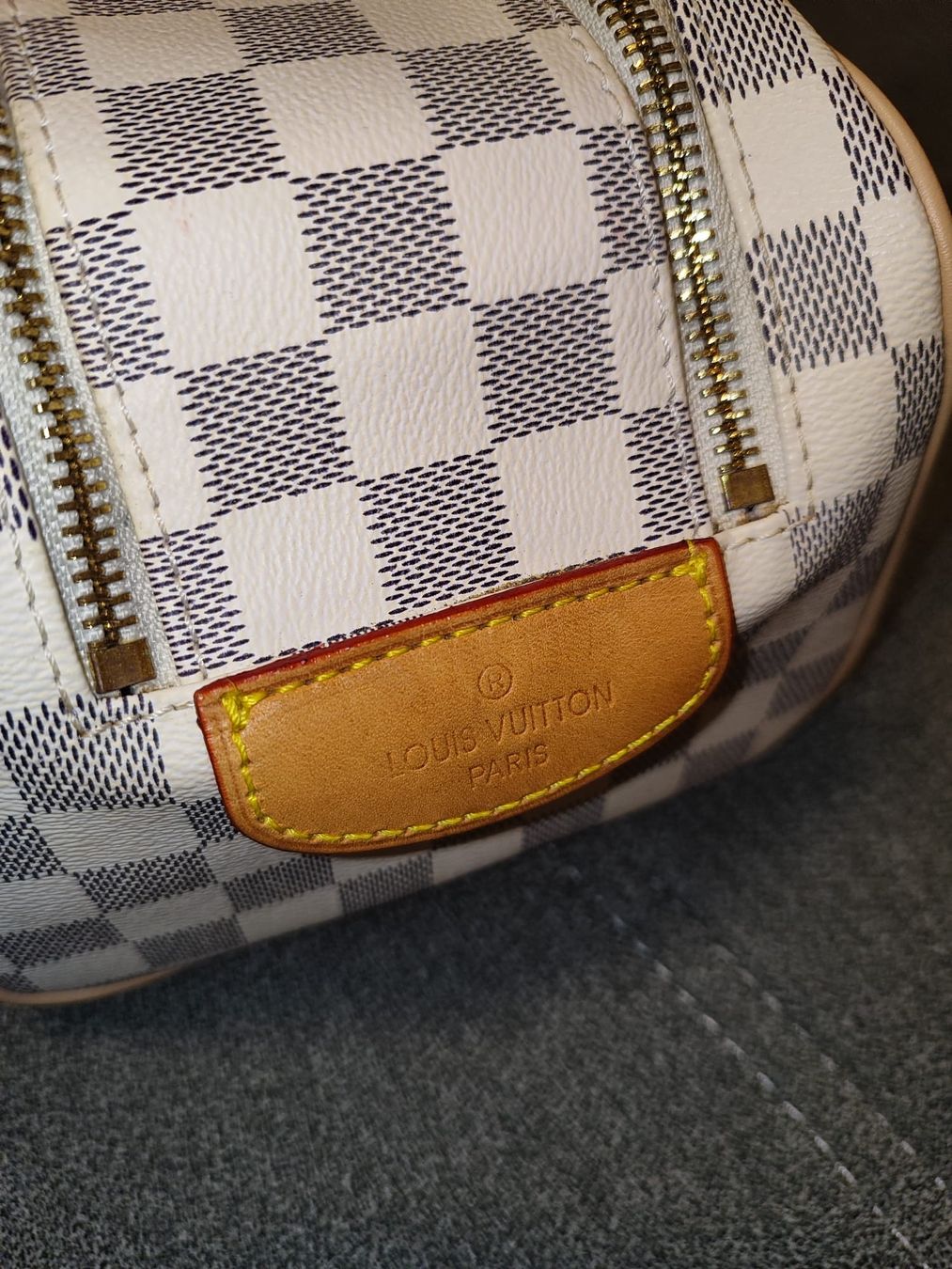 Louis Vuitton Kosmetikkoffer: Authentic Louis Vuitton Damier Azur Toiletry – Neu (gemäss Beschreibung) aus Niederhasli von mas_qg2w 4