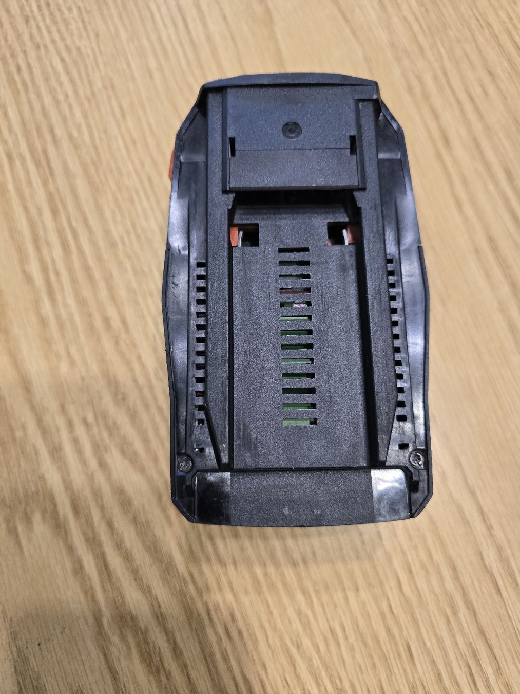 Hilti Caricatori & Batterie: Hilti Ladegärat und akku – Usato da Embrach venduto da sze_cl8y 4