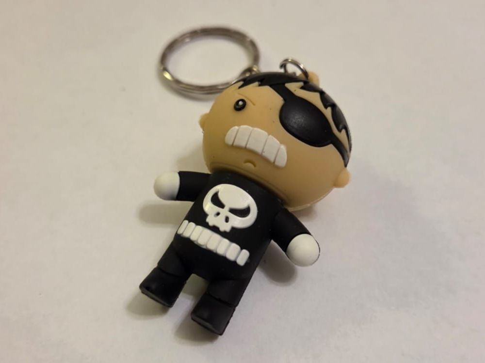 USB Sticks: Clé USB 4GB / Porte-clés Punisher Marvel Neuf – Neu und originalverpackt aus Territet von Cenh 3