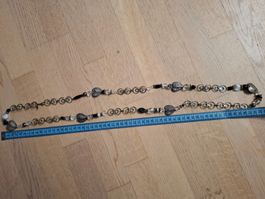 TARATATA - Lange Kette mit Herzanhängern und Perlen