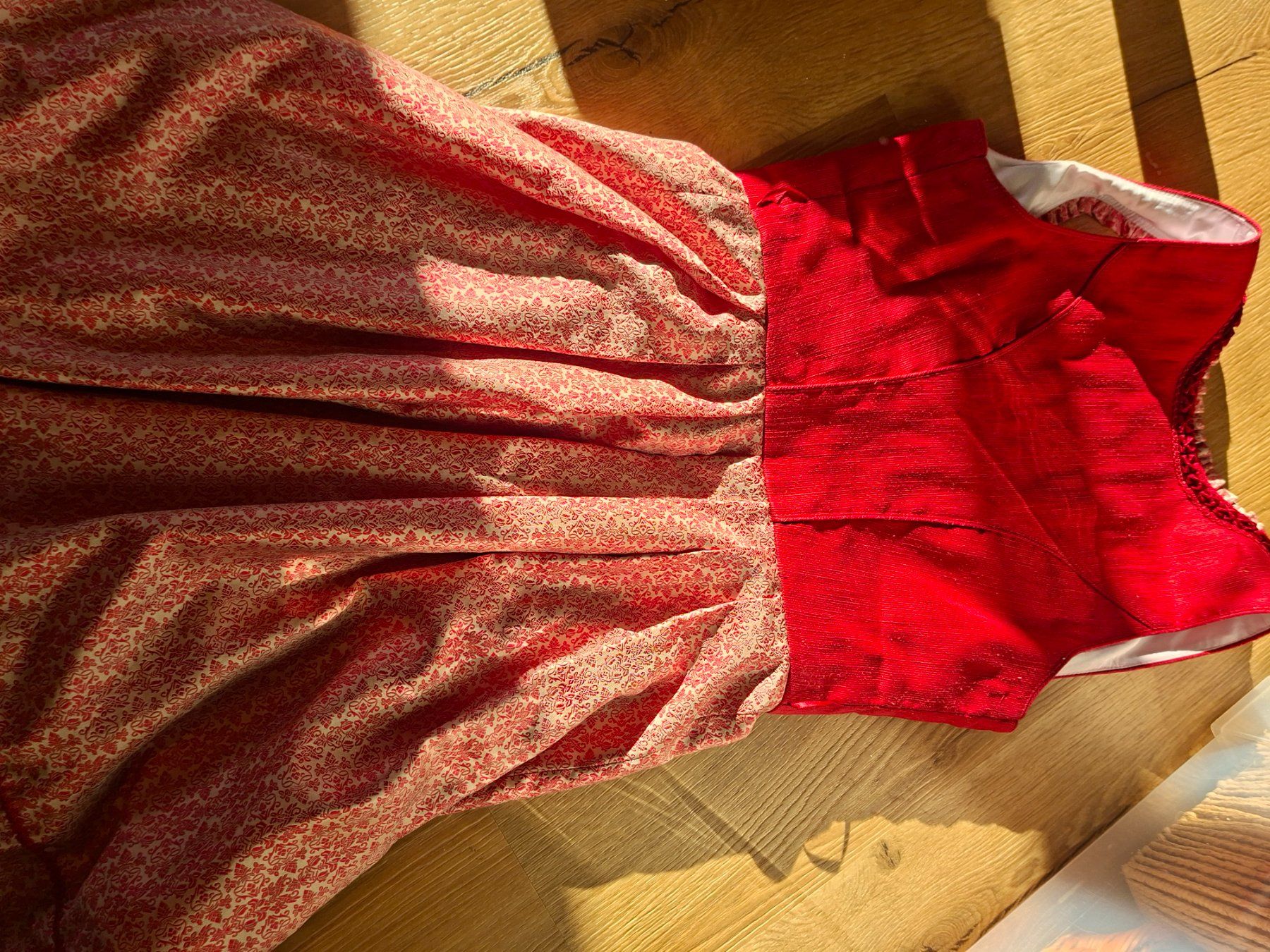 Krüger Robes: Krüger Drindl Grösse 38 – D'occasion à Uznach par Criistiina 2