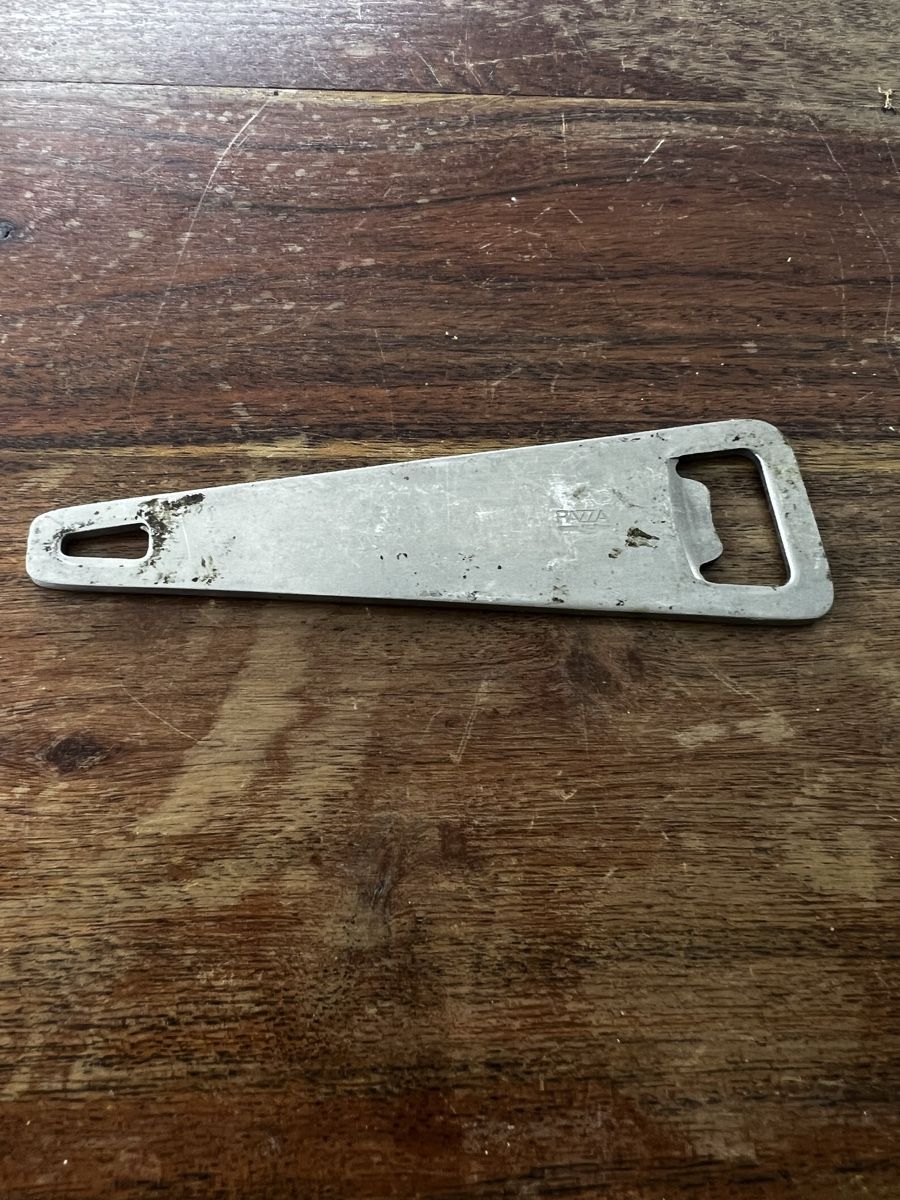 Apribottiglie & Tappi per chiusura: Vintage Flaschenöffner Pazza – Usato da Wettingen venduto da NickInc 1