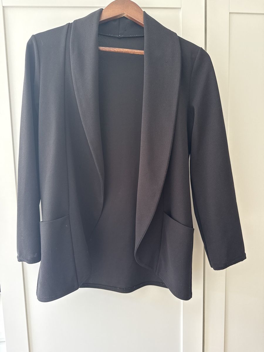 Jacken: Stylish Black Blazer, Perfect for Summer – Neu (gemäss Beschreibung) aus Münchenstein von emm_v9wv