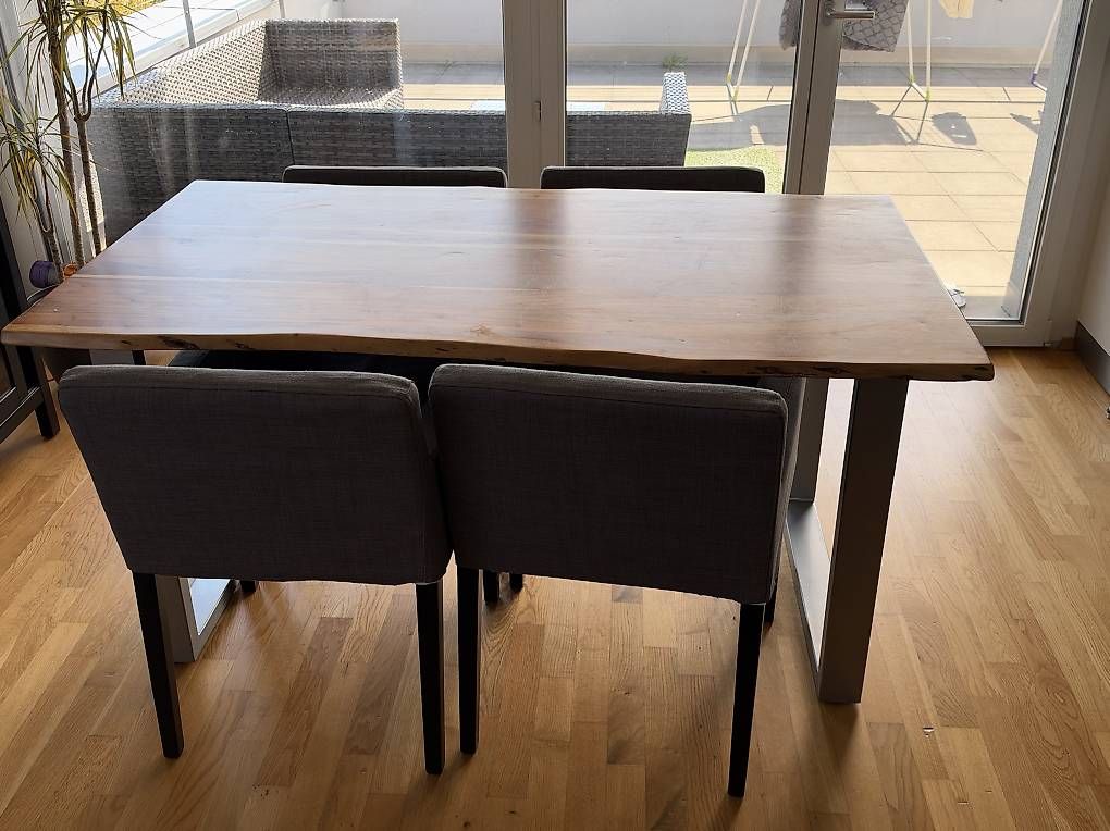 Tischset: Esstisch mit 4 Stühlen – Gebraucht aus Hunzenschwil von mel_xwy2 1