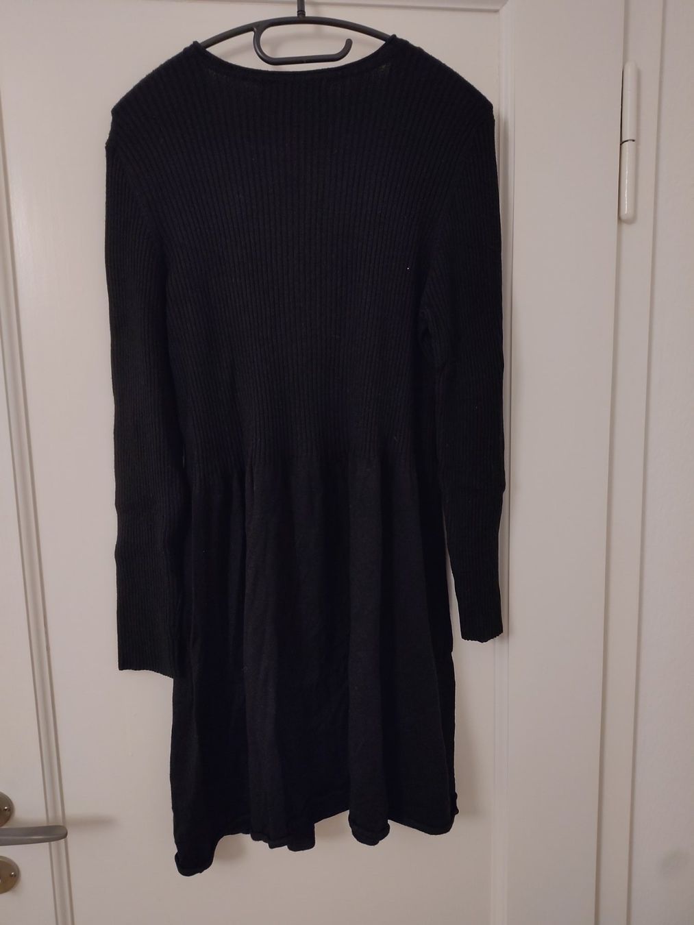 Only Kleider: Strickkleid – Gebraucht aus Bern von Linii 1